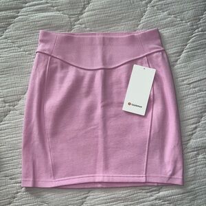 NWT Lululemon Scuba HR Mini Skirt (Small)